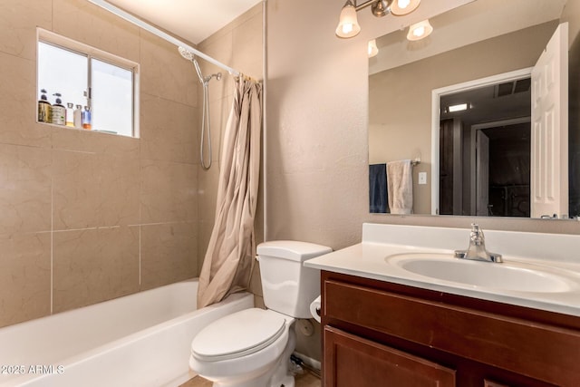 16225 N 30th St Unit 11, Phoenix, AZ 85032 - full bath with vanity, shower / tub combo with curtain, and toilet
