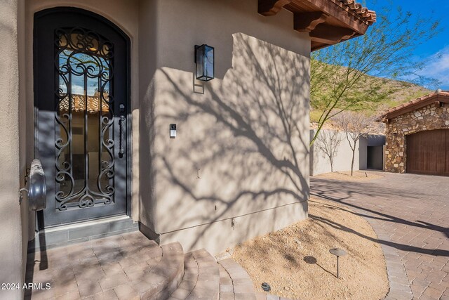 11328 E Dreyfus Ave, Scottsdale, AZ 85259 - property entrance with stucco siding