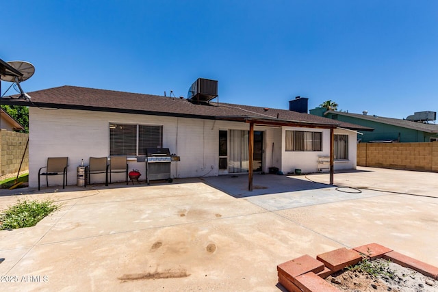 5432 W Sunnyside Dr, Glendale, AZ 85304 - rear view of house featuring a patio area