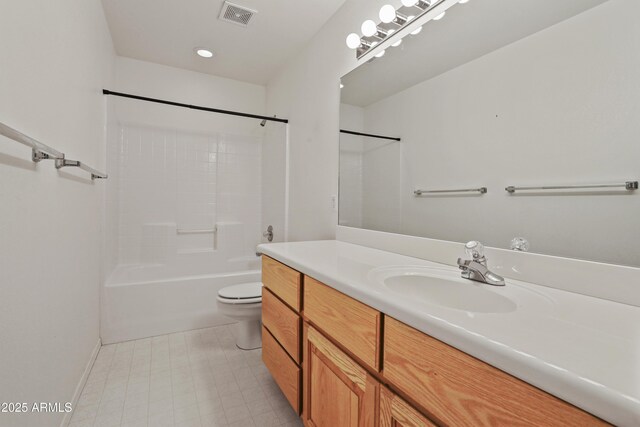 502 W Locust Rd, Payson, AZ 85541 - bathroom featuring toilet, vanity, baseboards, shower / bath combination, and recessed lighting