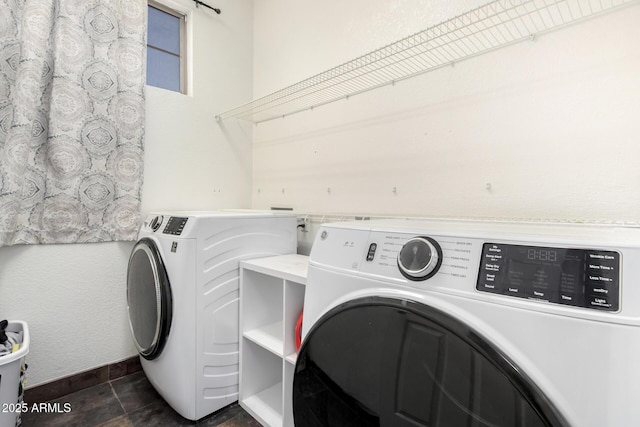 6505 S 15th Dr, Phoenix, AZ 85041 - washroom featuring washer and dryer