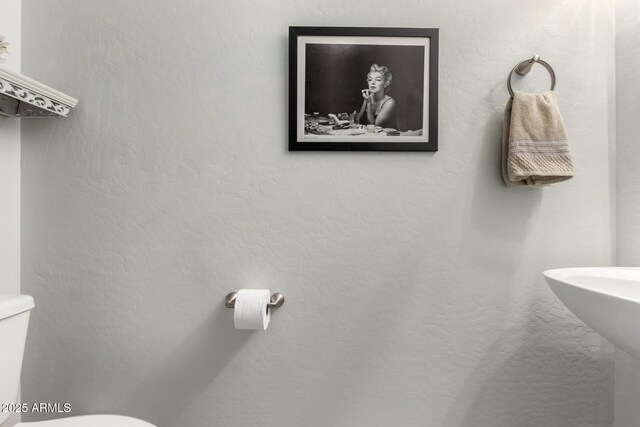5015 E Cheyenne Dr Unit 31, Phoenix, AZ 85044 - half bath with toilet