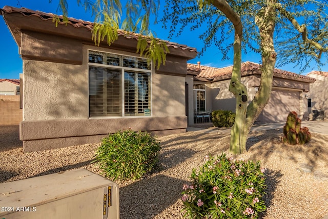 view of front of house with a garage