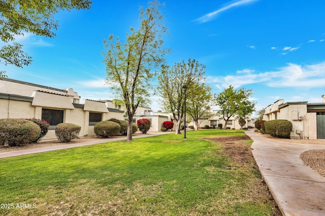 view of yard featuring a residential view