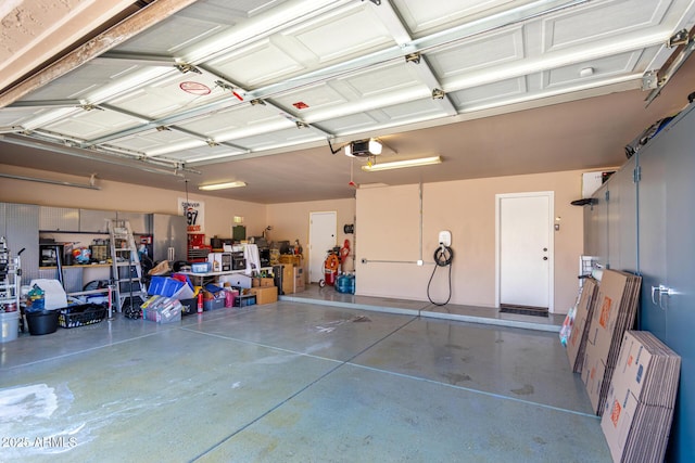 1333 W Deer Creek Rd, Phoenix, AZ 85045 - garage with a garage door opener