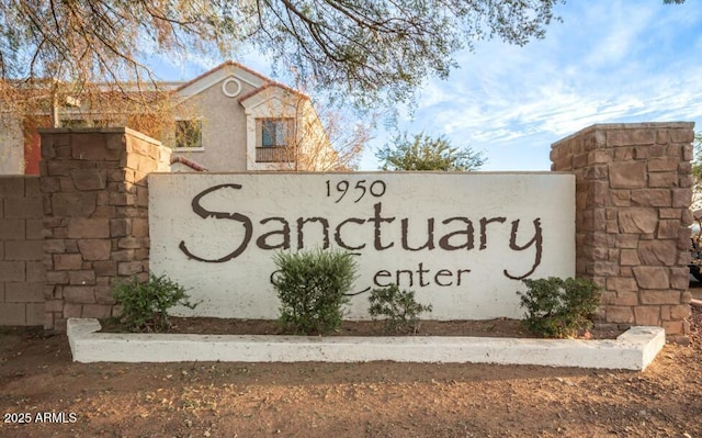 view of community / neighborhood sign