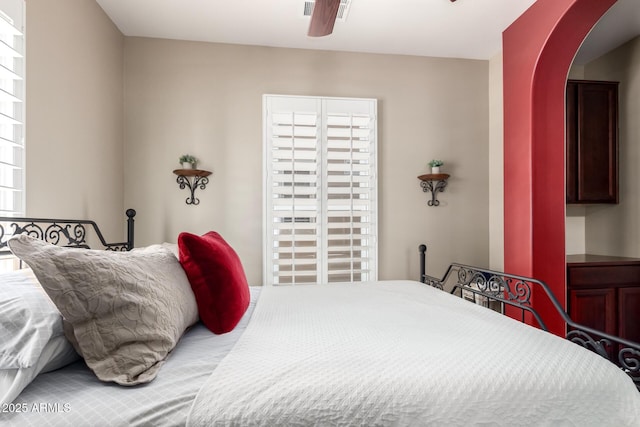 3441 S Halsted Pl, Chandler, AZ 85286 - bedroom featuring arched walkways and ceiling fan