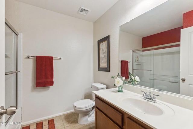 full bath with visible vents, toilet, a shower with shower door, vanity, and baseboards