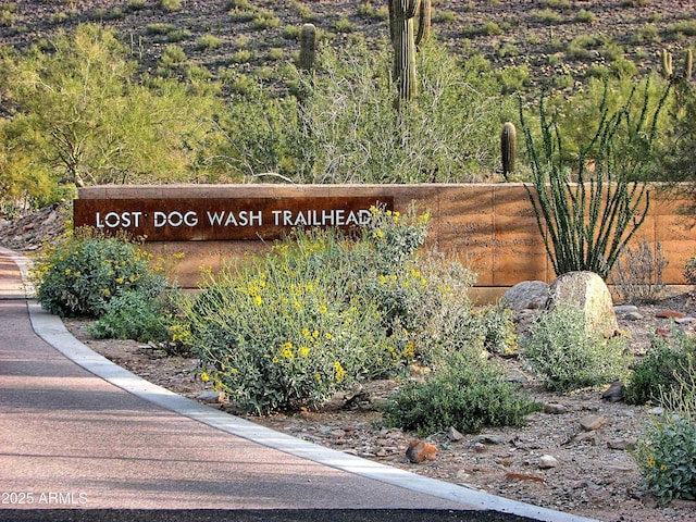 view of community / neighborhood sign