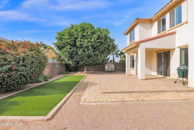 view of yard with a patio