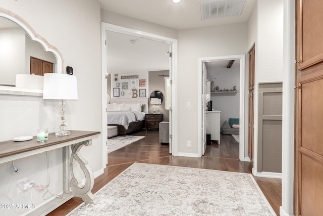 42711 N 45th Dr, Phoenix, AZ 85087 - ensuite bathroom featuring baseboards, visible vents, wood finished floors, and ensuite bathroom