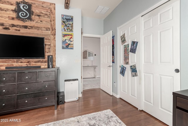 42711 N 45th Dr, Phoenix, AZ 85087 - bedroom featuring dark wood-style flooring, baseboards, and visible vents