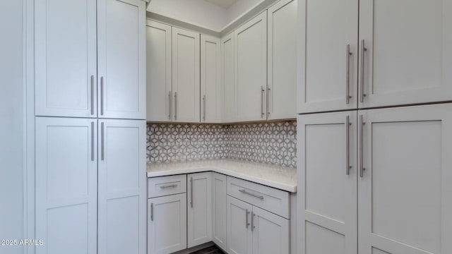 15217 N 15th Dr, Phoenix, AZ 85023 - kitchen with tasteful backsplash and light countertops
