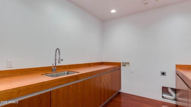 15217 N 15th Dr, Phoenix, AZ 85023 - interior space featuring a sink, dark wood finished floors, recessed lighting, and brown cabinets