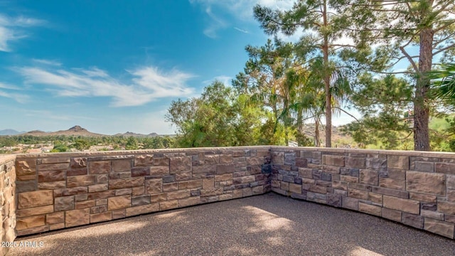 15217 N 15th Dr, Phoenix, AZ 85023 - exterior space with a mountain view