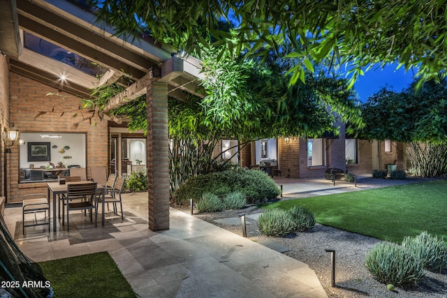 8312 N Golf Dr, Paradise Valley, AZ 85253 - view of patio / terrace