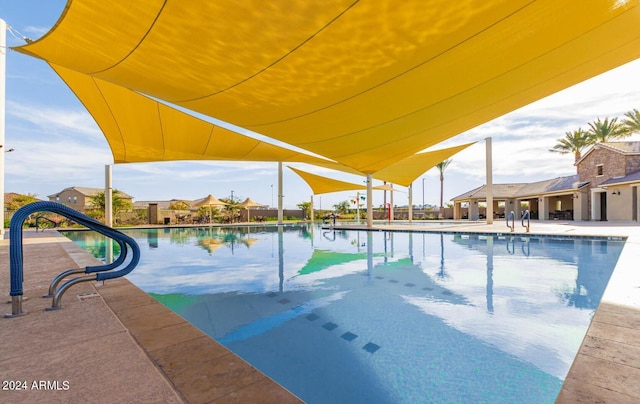 3023 W New River Dr, San Tan Valley, AZ 85144 - view of community pool