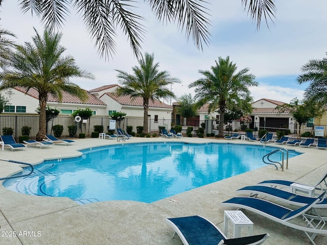 286 E Raleigh Dr, Chandler, AZ 85286 - community pool featuring a patio
