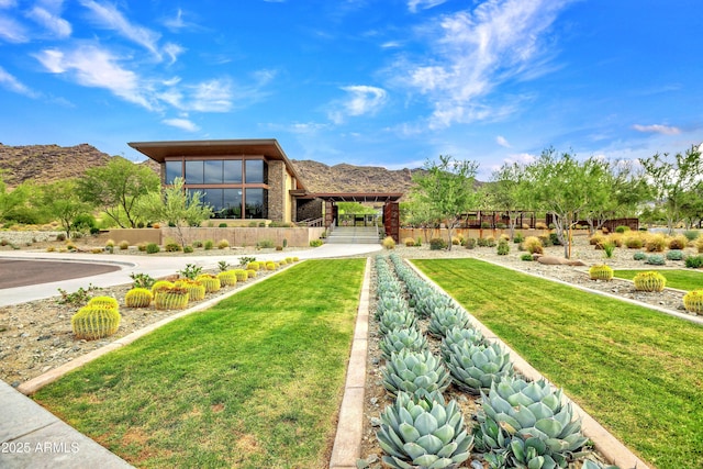 826 E Buist Ave, Phoenix, AZ 85042 - view of grassy yard featuring a mountain view