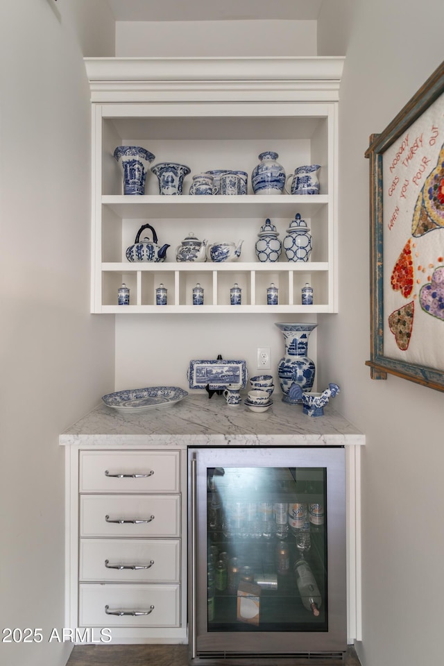 3511 N 39th Pl, Phoenix, AZ 85018 - indoor dry bar featuring wine cooler