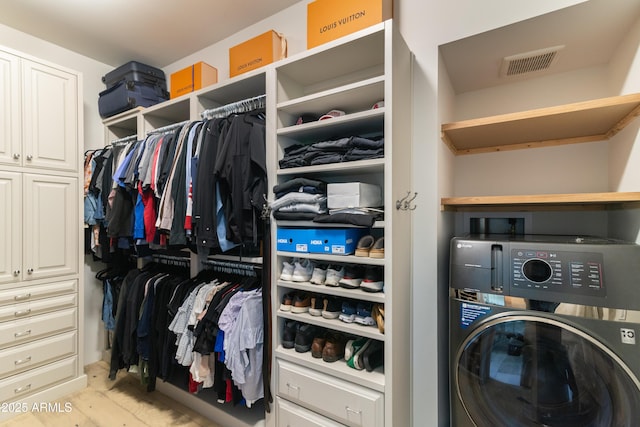 3511 N 39th Pl, Phoenix, AZ 85018 - spacious closet with washer / clothes dryer