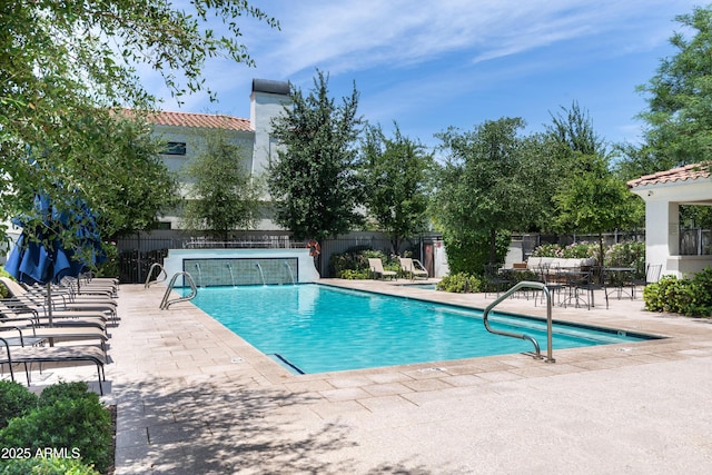 3511 N 39th Pl, Phoenix, AZ 85018 - community pool featuring a patio area