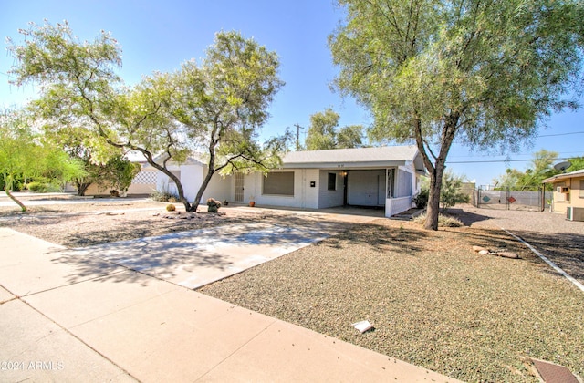 view of front of property