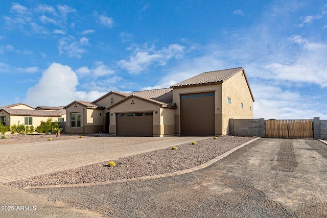 view of front facade featuring a garage