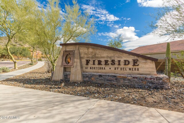 view of community / neighborhood sign