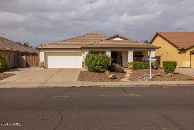 view of front facade with a garage