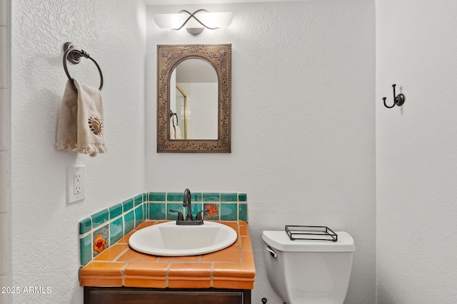 8844 S 51st St Unit 3, Phoenix, AZ 85044 - bathroom featuring vanity and toilet