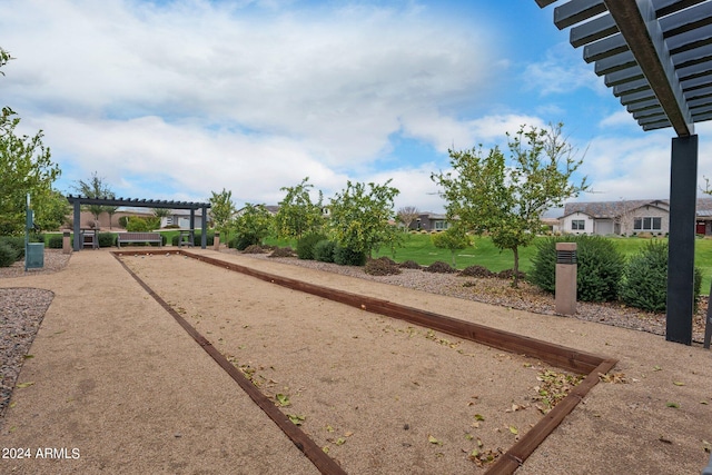 view of yard with a pergola