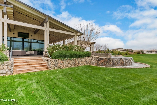 view of yard featuring an outdoor living space