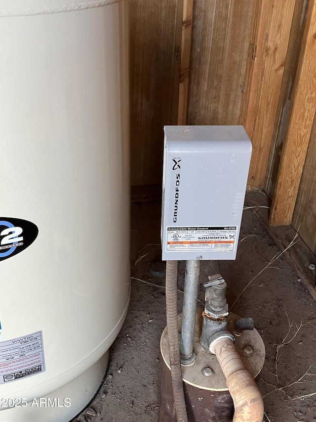 39281 Ave 61 Unit 1/2, Salome, AZ 85348 - detailed view of water heater