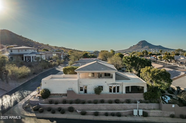 bird's eye view featuring a mountain view