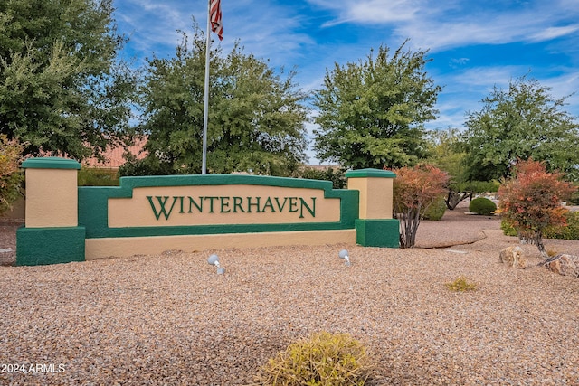 view of community / neighborhood sign