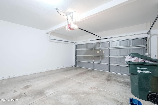 1227 E Sheena Dr, Phoenix, AZ 85022 - garage featuring a garage door opener