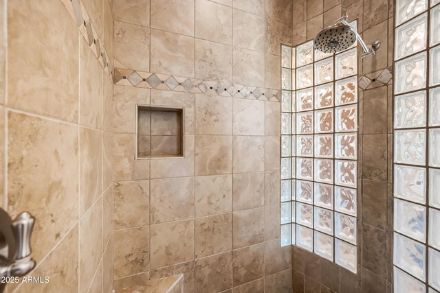 2565 N 141st Ln, Goodyear, AZ 85395 - bathroom featuring a tile shower