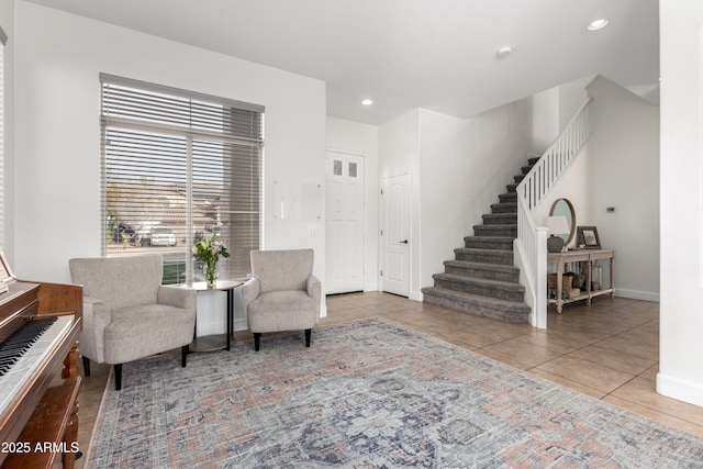 sitting room featuring light tile patterned flooring