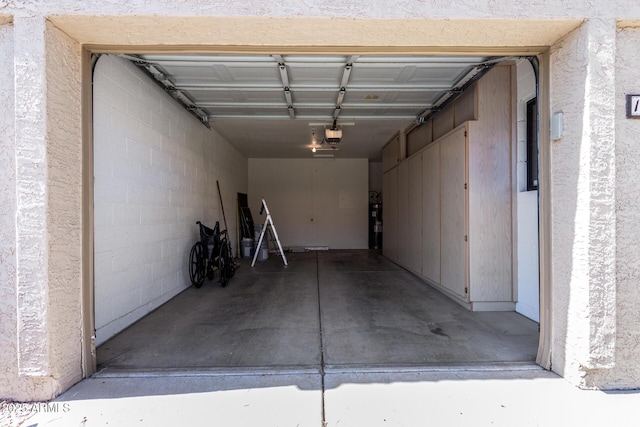 1021 S Greenfield Rd Unit 1211, Mesa, AZ 85206 - garage with a garage door opener