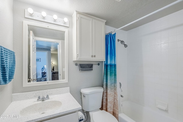 17 E Ruth Ave Unit 303, Phoenix, AZ 85020 - ensuite bathroom with shower / bathtub combination with curtain, toilet, vanity, and a textured ceiling