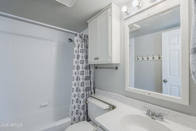17 E Ruth Ave Unit 303, Phoenix, AZ 85020 - bathroom featuring toilet, vanity, and shower / tub combo