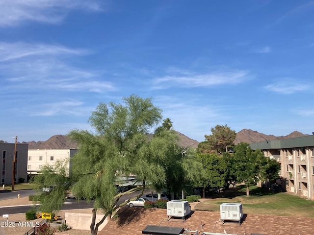 17 E Ruth Ave Unit 303, Phoenix, AZ 85020 - view of community with a mountain view