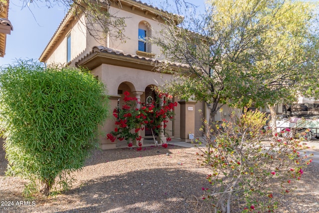 view of front of property