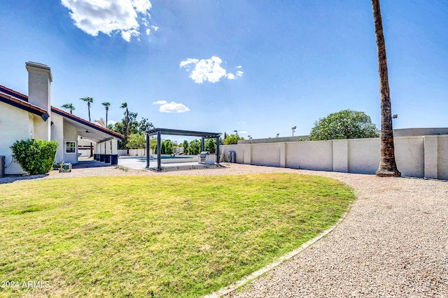 view of yard featuring a patio