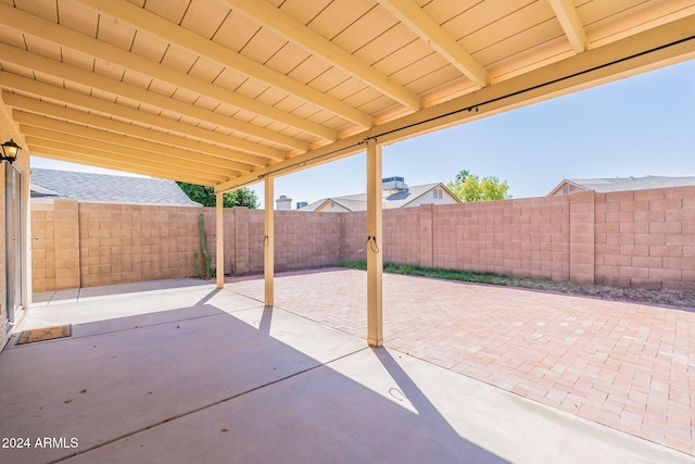 16410 S 46th Pl, Phoenix, AZ 85048 - view of patio with a fenced backyard