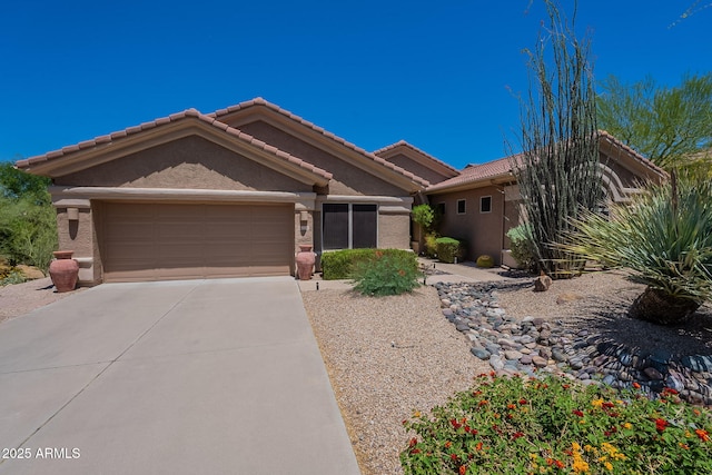 5336 E Gloria Ln, Cave Creek, AZ 85331 - ranch-style home featuring stucco siding, a garage, driveway, and a tiled roof