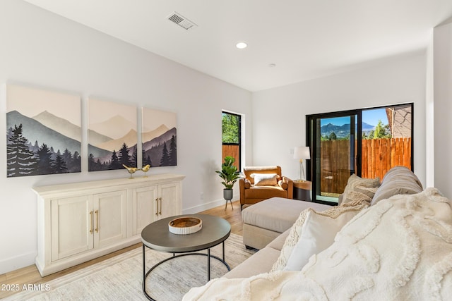 302 W Oak Ave Unit 2, Flagstaff, AZ 86001 - living area featuring light wood-style flooring, baseboards, and recessed lighting