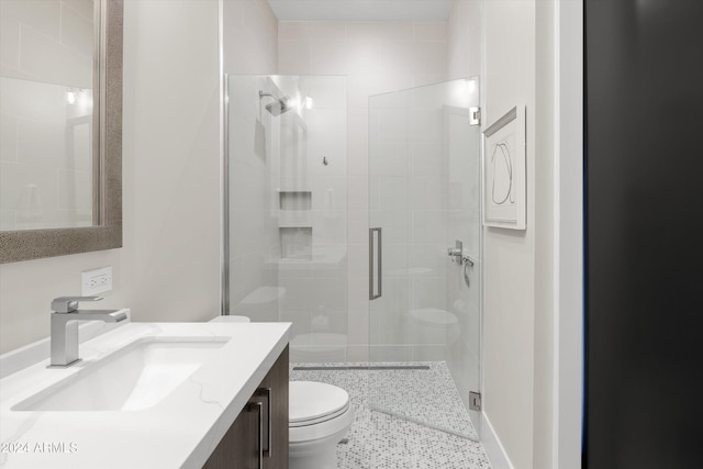6525 E Cave Creek Rd Unit 6, Cave Creek, AZ 85331 - bathroom featuring a stall shower, toilet, and vanity