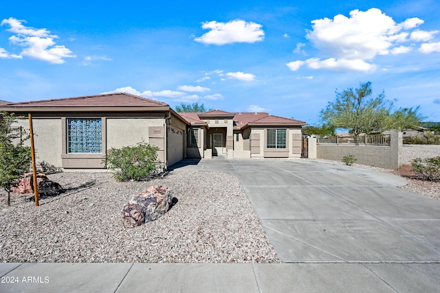 view of front of property